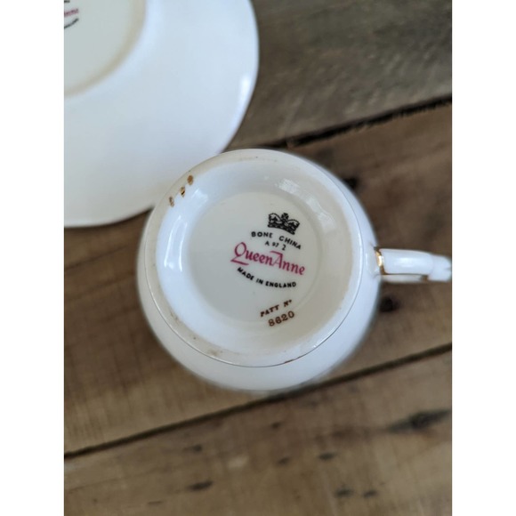 Vintage Queen Anne Bone China Teacup and Saucer Made in England - Picture 4 of 6